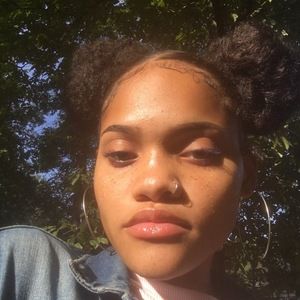 Meet your Posher, Madison.